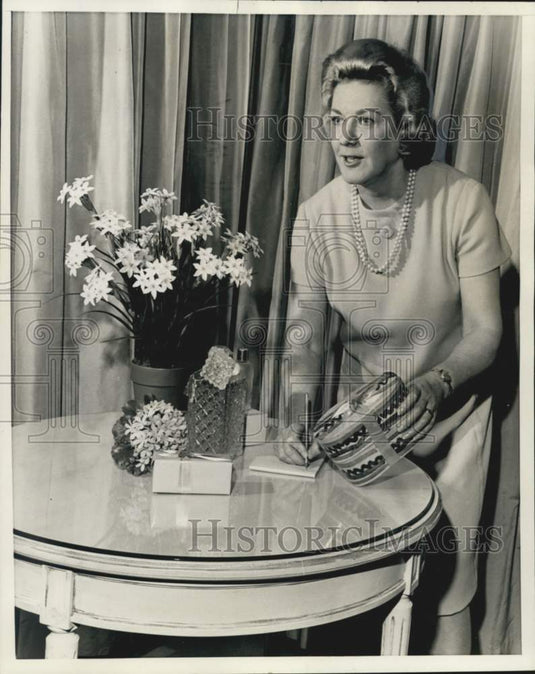 1969 Press Photo Gay Pauley, Women's Editor of United Press International