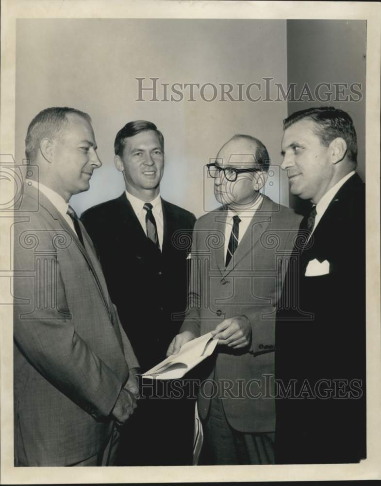 Load image into Gallery viewer, 1967 Press Photo Interstate conference of Employment Security Agencies
