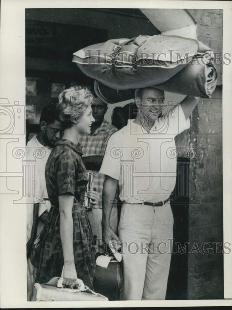 Load image into Gallery viewer, 1961 Press Photo George McGuire, United States Peace Corpsman in Dacca, Pakistan
