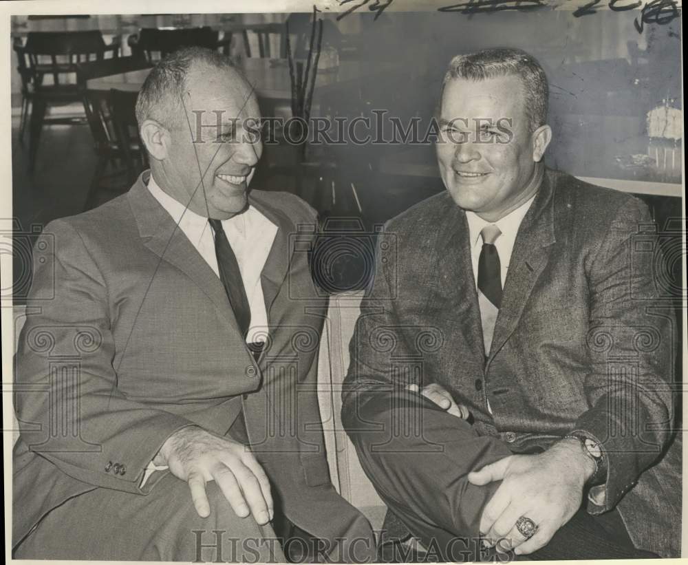 1965 Press Photo Jim Pittman, Tulane Football chatting with his colleague- Historic Images