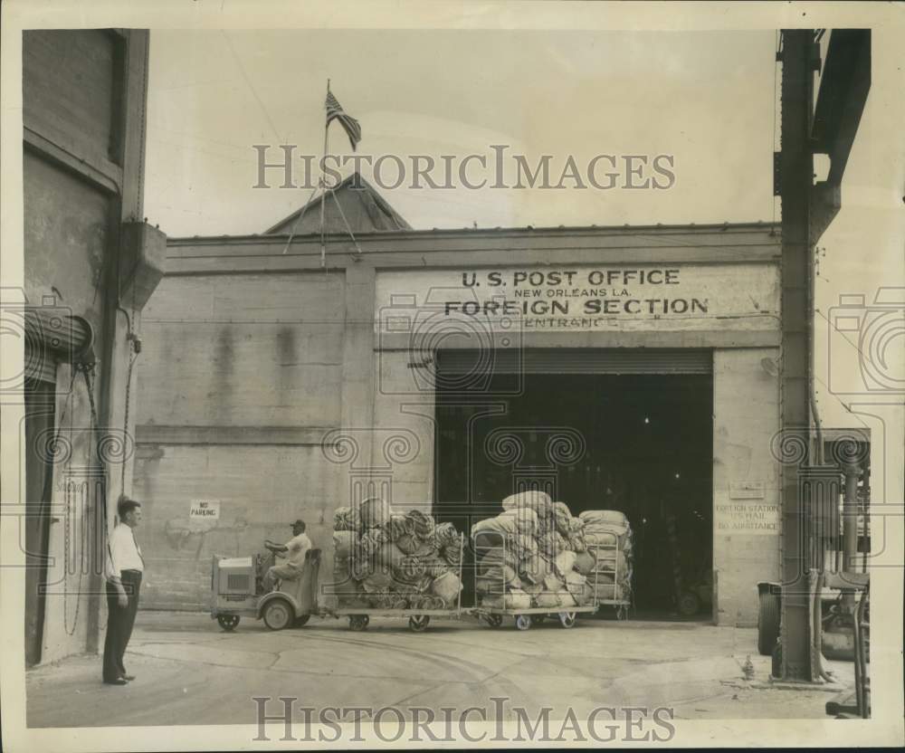 1960 Press Photo A. Frank Fairley on creating foreign section US Post Office