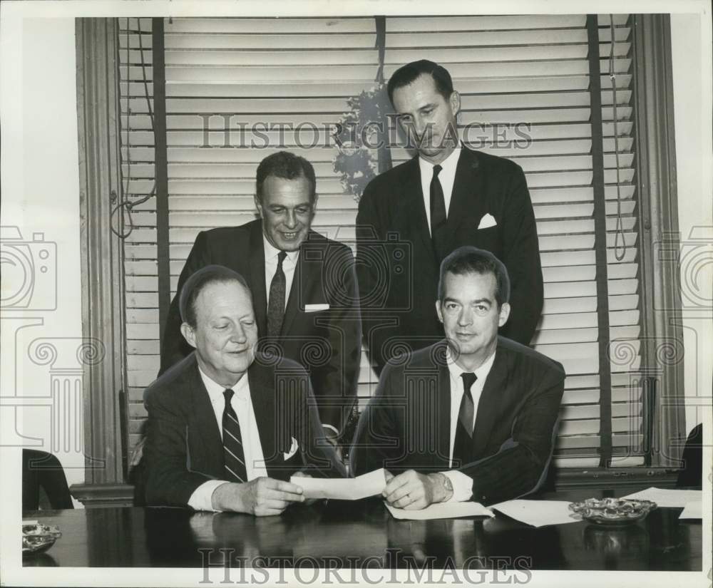 1967 Press Photo Construction of a $20 million super shopping center - noo54320