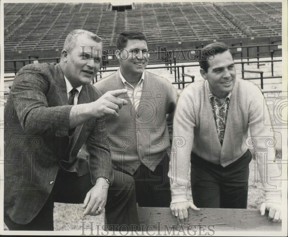 1968 Press Photo Jim Pittman, Marv Kristynik and Gary Kinchen- Tulane Football- Historic Images