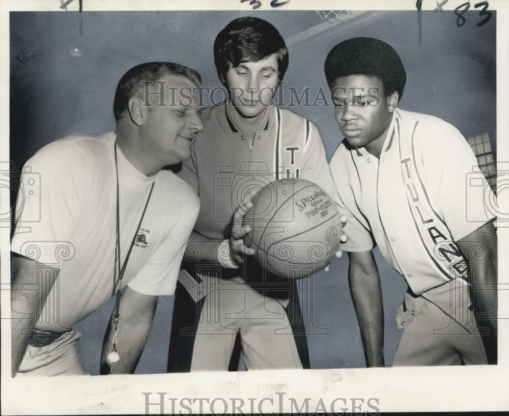 1970 Press Photo Coach Ralph Pedersen, John Sutter &amp; Harold Sylvester-Basketball- Historic Images