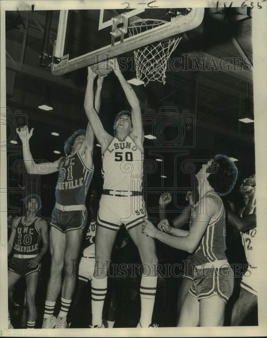 1974 Press Photo Alan Kennedy, LSUNO's Center- Basketball - noo54947- Historic Images