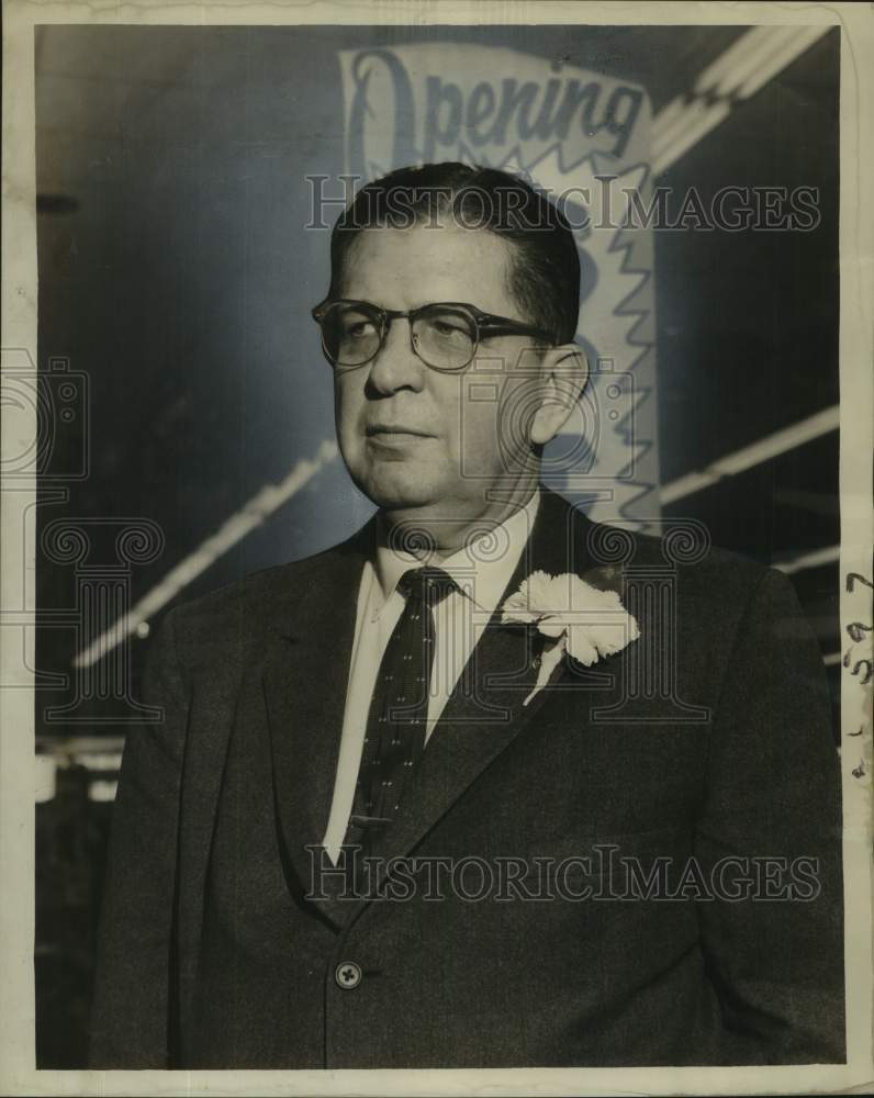 1960 Press Photo Fred Neiman, Head of Sales for Kresge Stores - noo55028