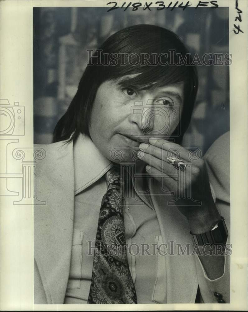 1977 Press Photo Roland R. Mora, Deputy Assistant Secretary of Labor- Veteran- Historic Images