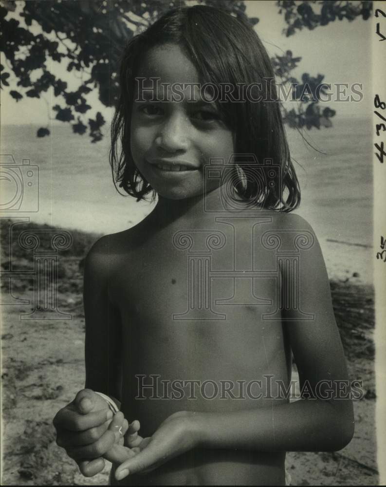 1978 Press Photo Child of Moorea- Coast of the legendary island of Tahiti