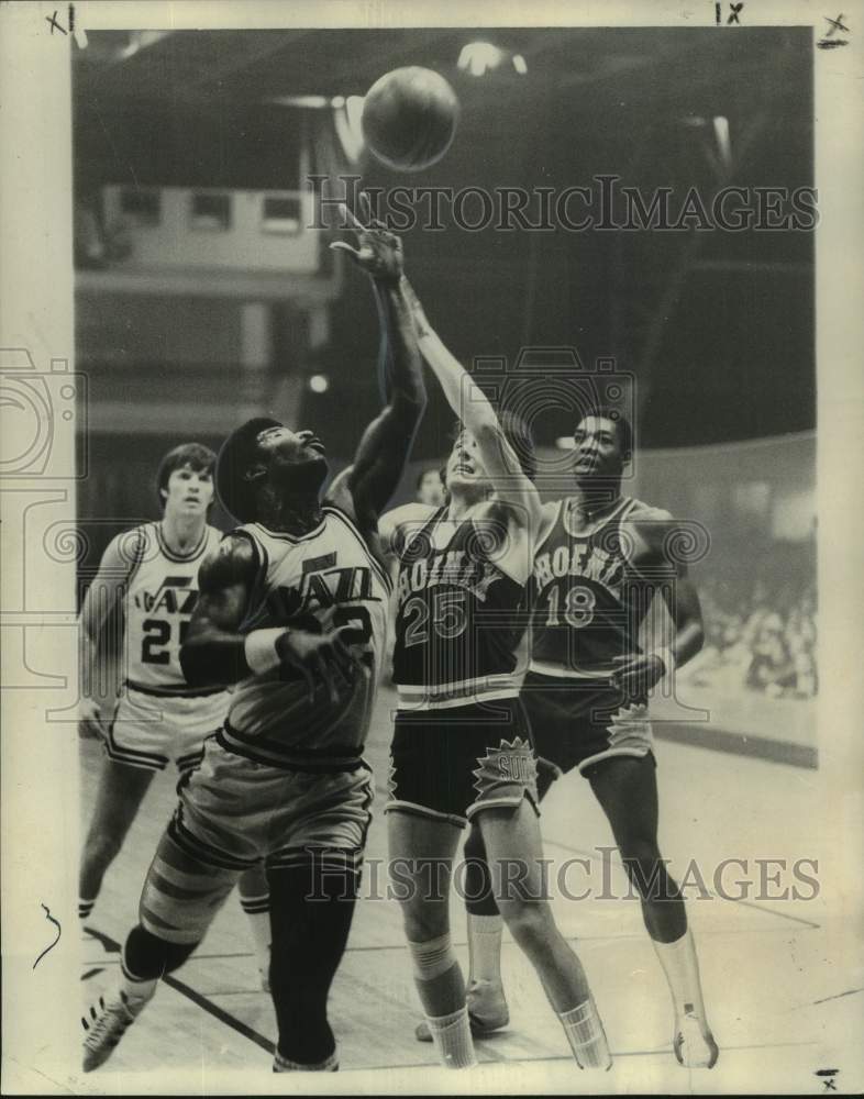 1975 Press Photo Jazz won its fifth straight game beating the Phoenix Suns- Historic Images