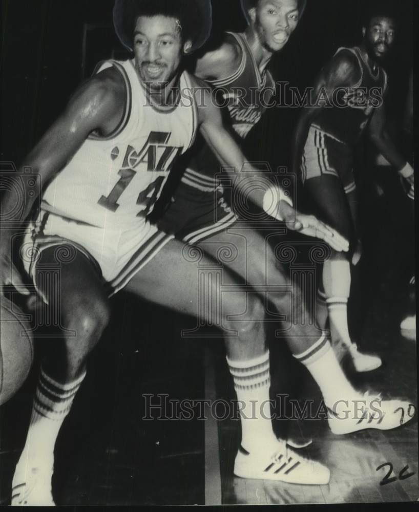 1975 Press Photo Basketball - Jazz&#39; Louis Nelson...doesn&#39;t mind being No. 2- Historic Images