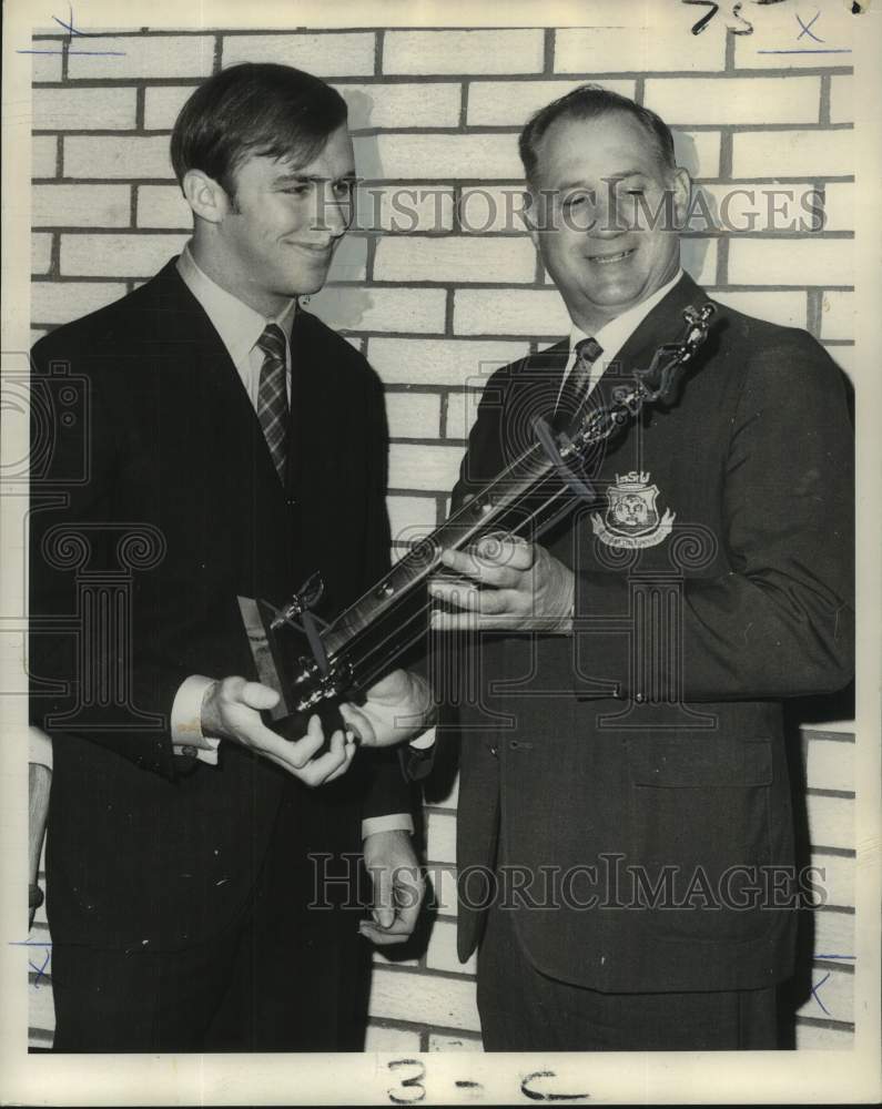 1968 Press Photo Tommy Morel honored by Doug Hamley- Outstanding Amateur Athlete- Historic Images