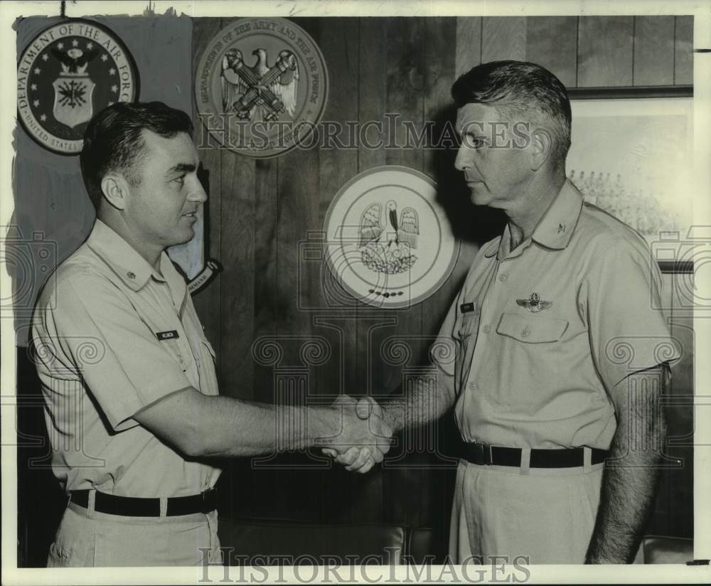 1969 Press Photo E.J. Murphy and Ralph Melancon of Louisiana Air National Guard- Historic Images