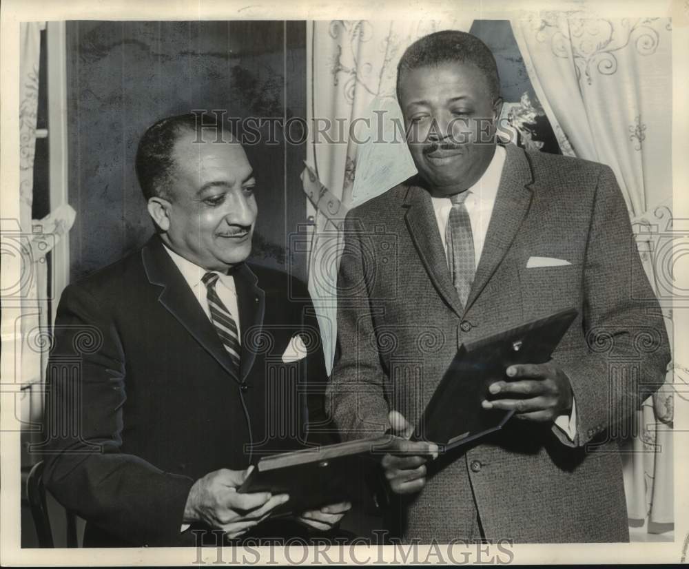 1962 Press Photo Marcus Neustadter, Anthony Hackett, Community Service Awards