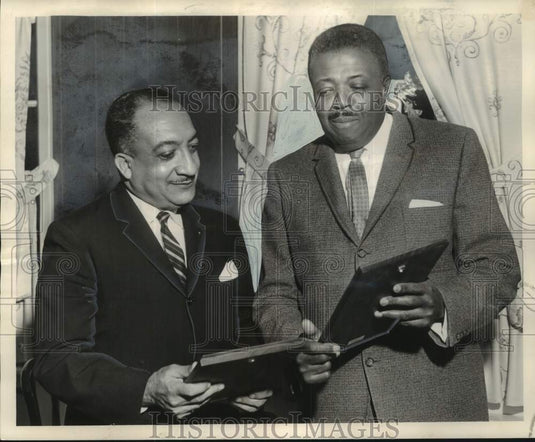 1962 Press Photo Marcus Neustadter, Anthony Hackett, Community Service Awards
