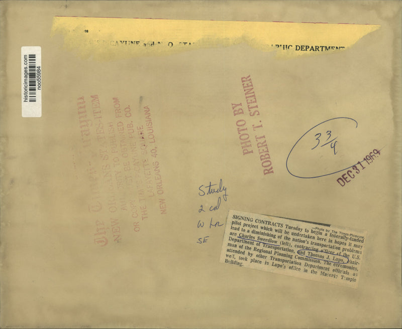 Load image into Gallery viewer, 1969 Press Photo Charles Swerdlow &amp; Thomas Lupo sign contracts at Masonic Temple

