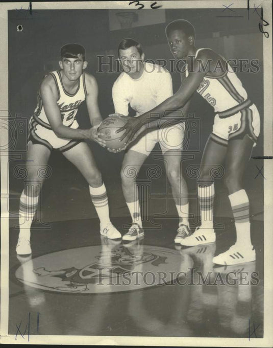 1971 Press Photo Andy Russo and his veterans, Glenn Mason & Dale Valdery- Historic Images