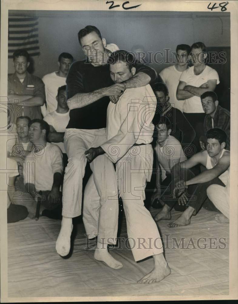 1966 Press Photo Student Paul Palumbo in Headlock Counterattack Demonstration- Historic Images