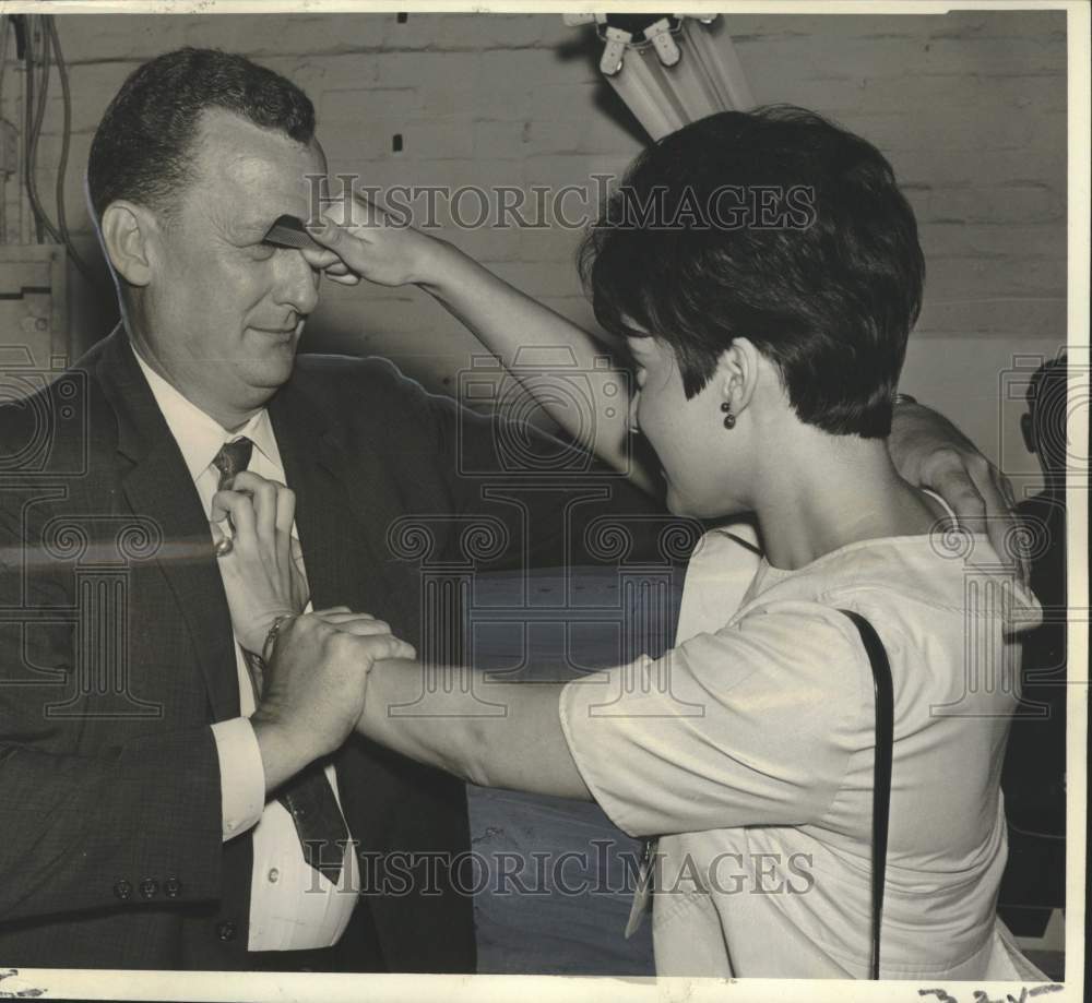 1967 Press Photo Anne Holcomb &amp; Captain Edward M. Stevens- Self Defense Demo- Historic Images