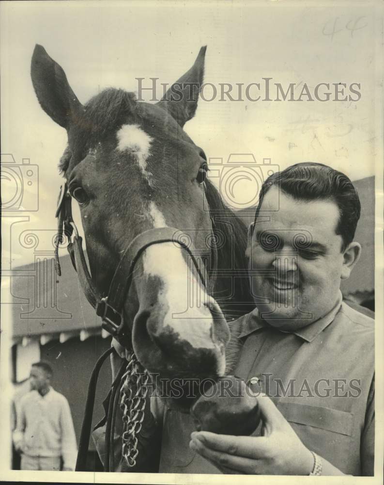 1967 Press Photo Horse trainer, Bill Resseguet Jr with Astreo - noo57759- Historic Images