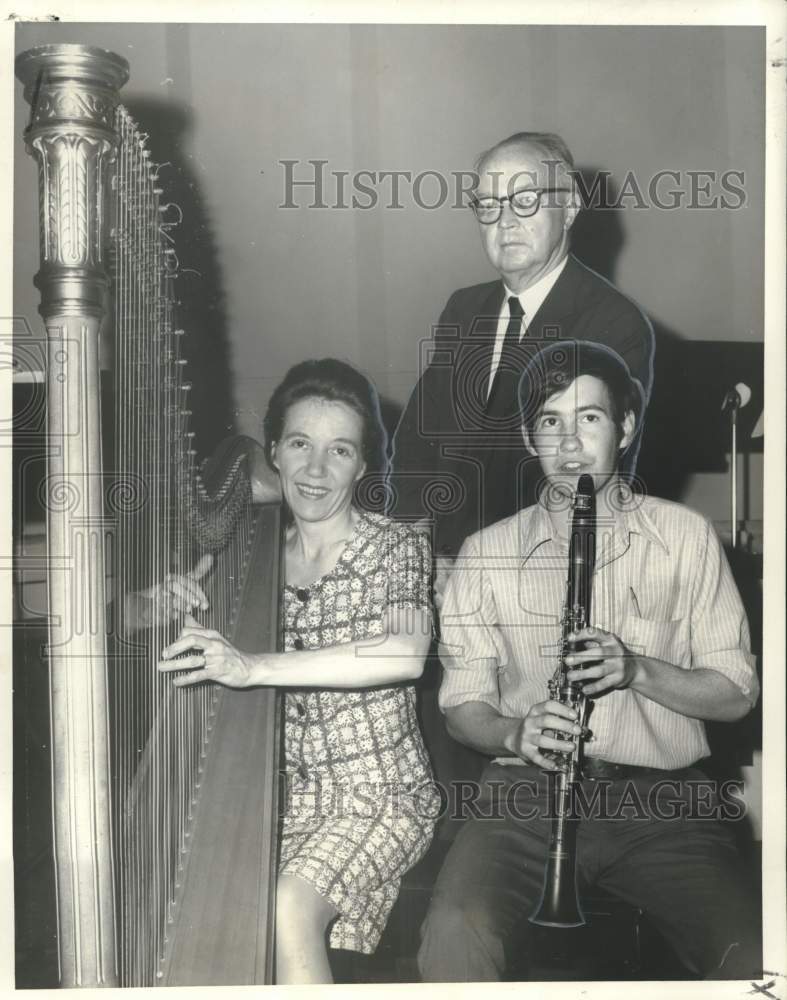 1970 Press Photo Members of NORD Civic Orchestra rehearsing for upcoming play