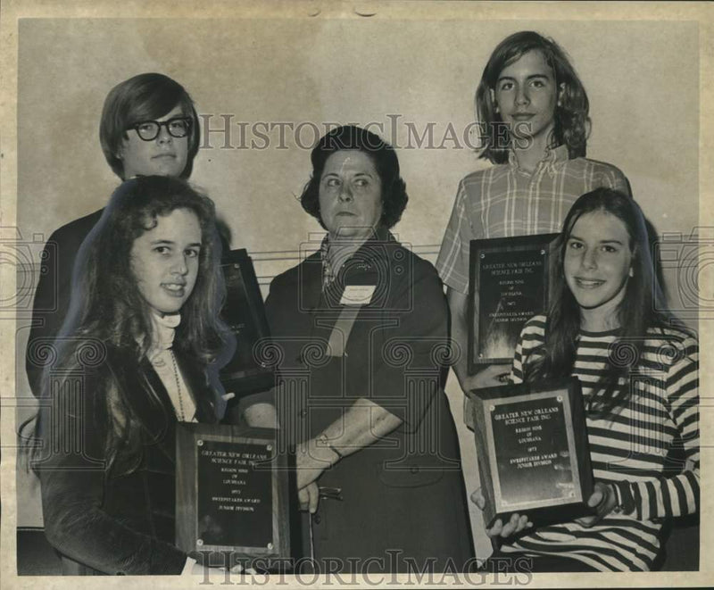 Load image into Gallery viewer, 1973 Press Photo Region IX Greater New Orleans Science Fair Sweepstakes Winners
