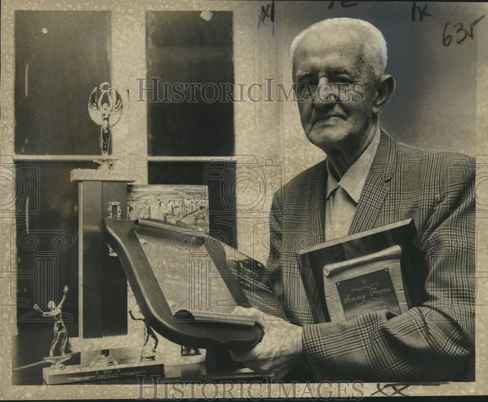 1972 Press Photo Jimmie Powers honored at the Metropolitan Tennis League banquet- Historic Images