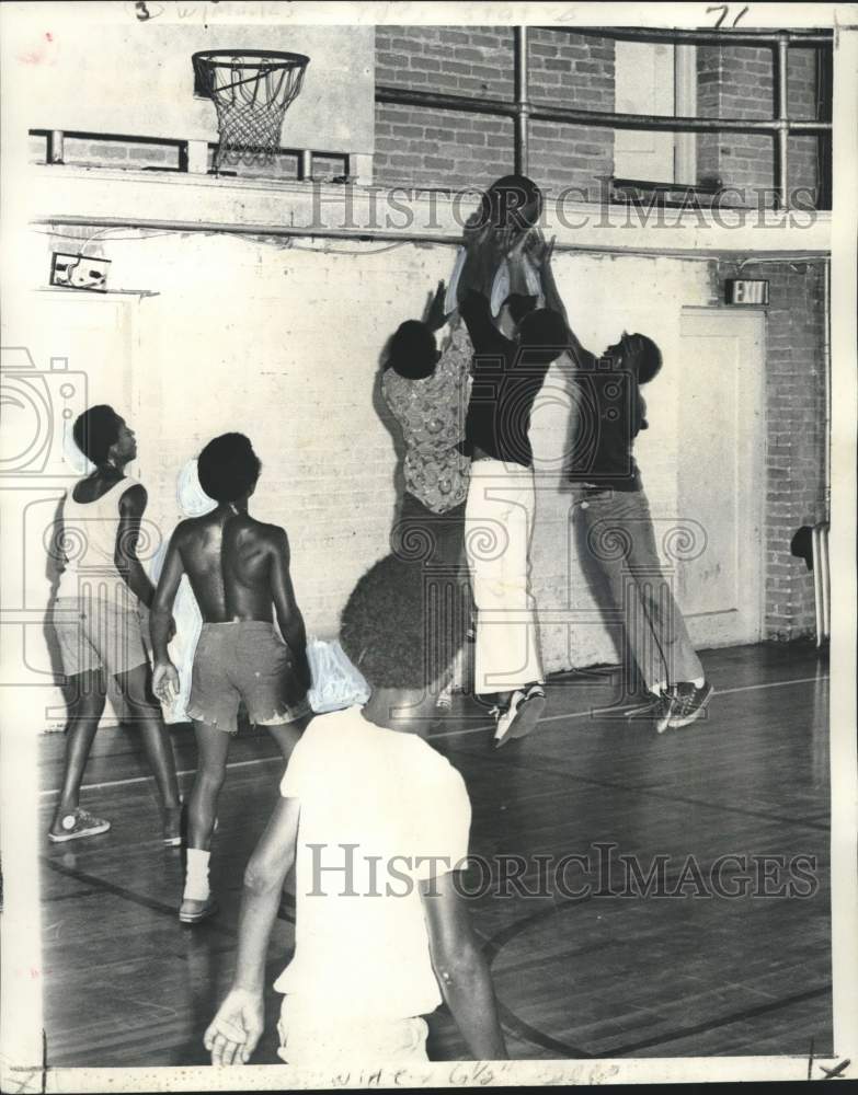 1973 Press Photo Basketball Players at St. Mark&#39;s Community Center Upstairs Gym- Historic Images