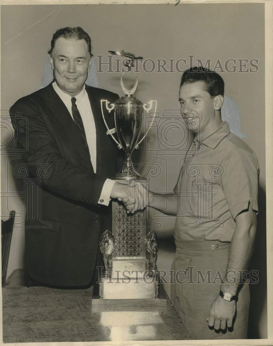 1963 Press Photo Al Fair congratulates Gerry Milto for driving Trice Ann boat- Historic Images