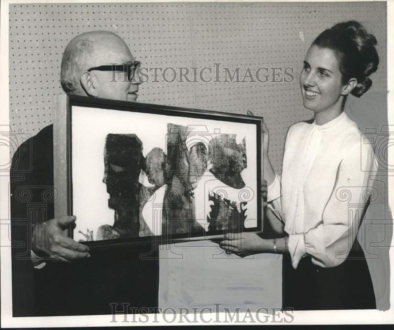 Load image into Gallery viewer, 1969 Press Photo Gallery Owner Marc Antony with Director Mrs. Leo Rosshandler
