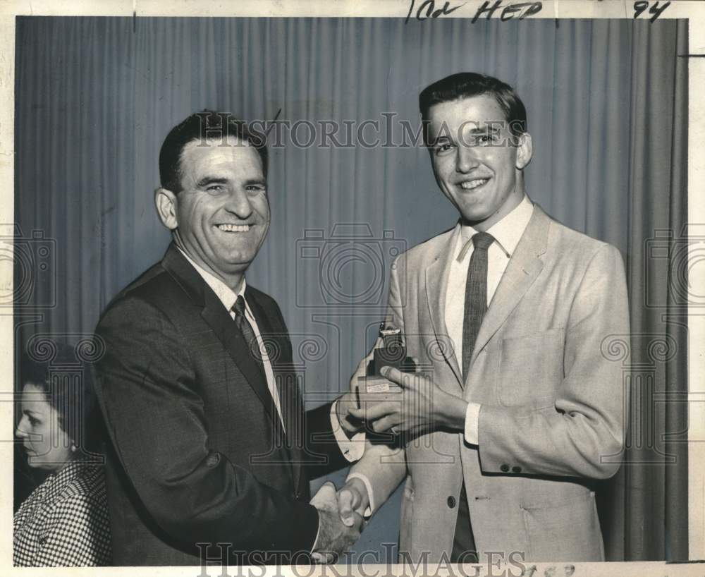 1967 Press Photo Walter L. Schindler awarded by Optimist Club of New Orleans- Historic Images