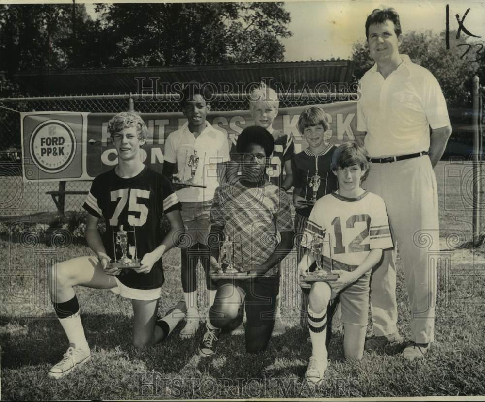 1974 Press Photo Metairie Playground Punt Pass and Kick winners with sponsor- Historic Images