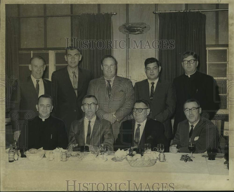 Load image into Gallery viewer, 1969 Press Photo Officers of the Lafitte Yacht Club Installed - noo61317

