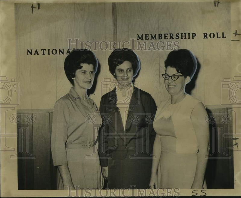 Load image into Gallery viewer, 1968 Press Photo Dept. of Louisiana, Veterans of Foreign Wars Auxiliary members
