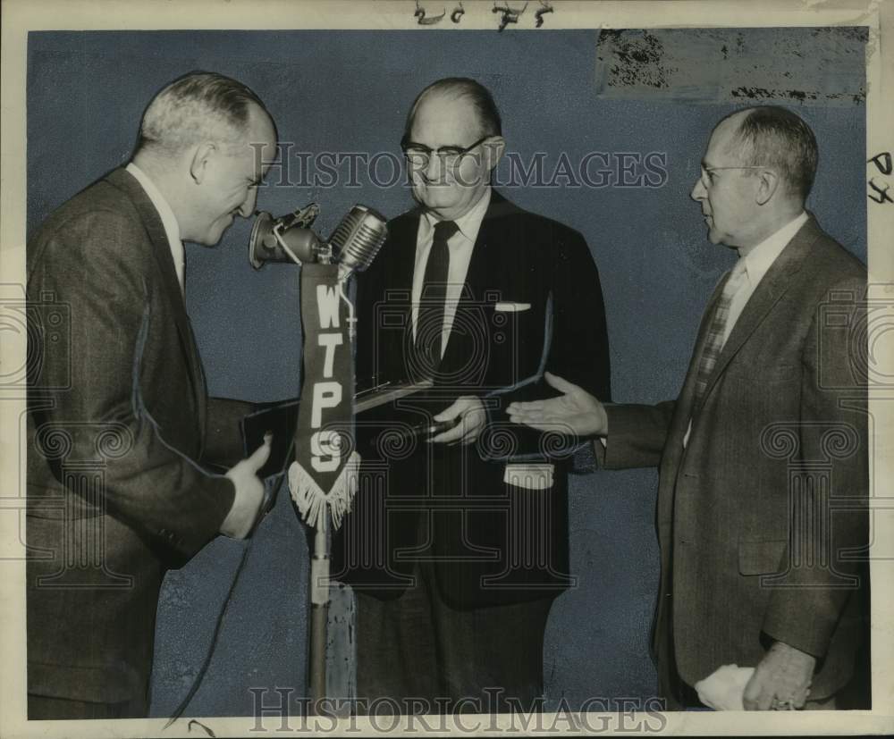 Press Photo Dick Baumbach, Harry Rabenhorst, Cliff Wells at Event - noo61877- Historic Images