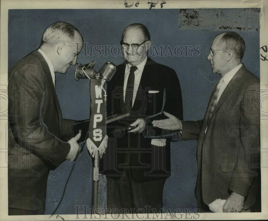 Press Photo Dick Baumbach, Harry Rabenhorst, Cliff Wells at Event - noo61877- Historic Images