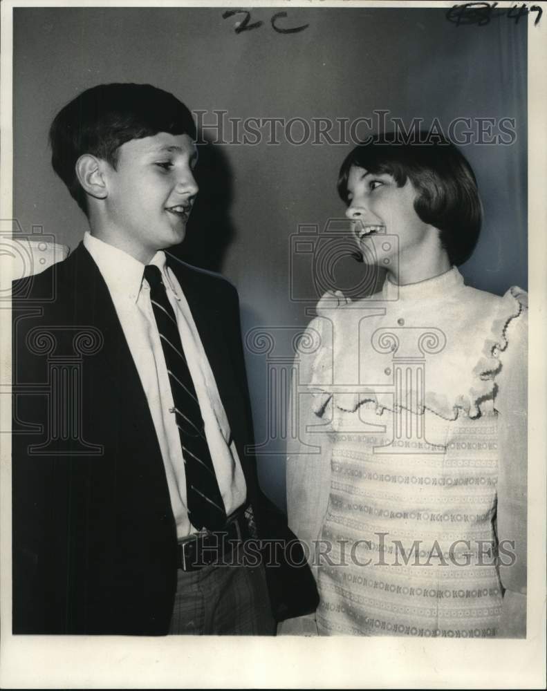 Load image into Gallery viewer, 1969 Press Photo Steven Rembert and Miss Shaun Saer at Informal Dance Party
