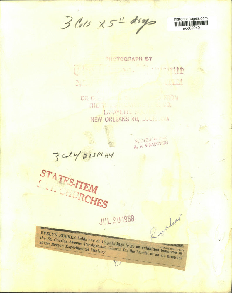 1968 Press Photo Evelyn Rucker with Painting at St. Charles Avenue Presbyterian