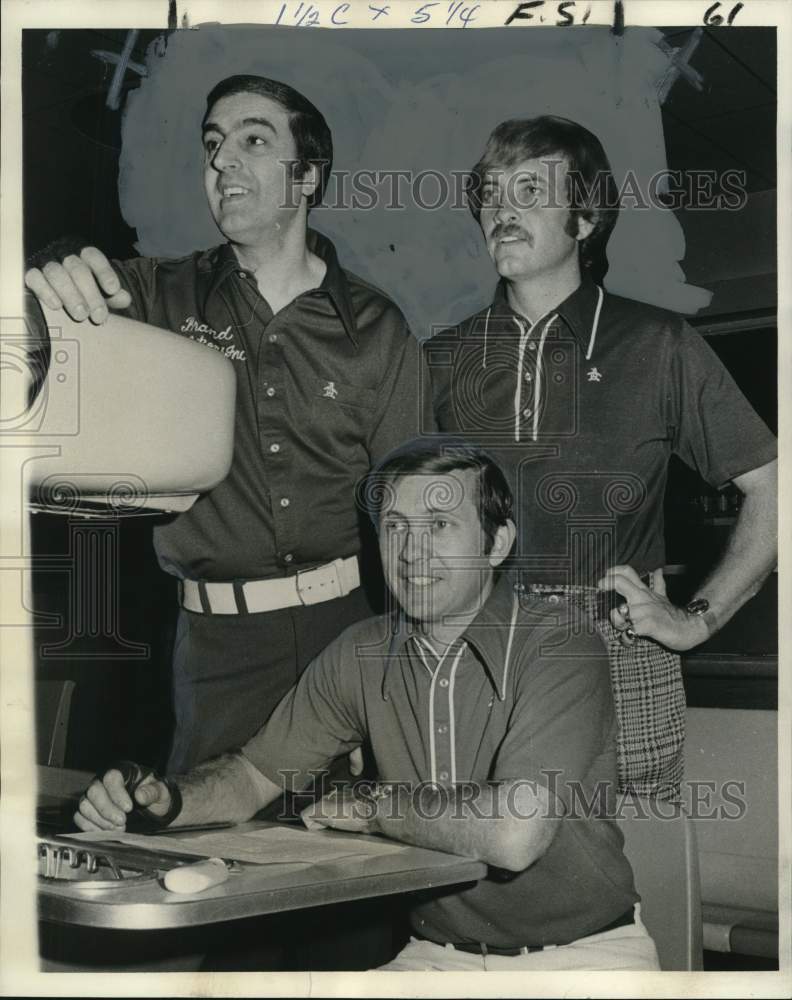 1974 Press Photo Professional Bowlers Association - Carmen Salvino and Members- Historic Images