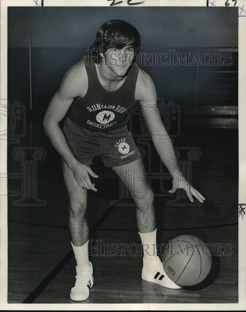 1973 Press Photo Country Day, Cajun Basketball Player Tip Schwing - noo62677- Historic Images