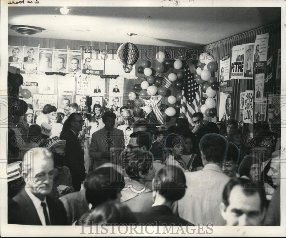 1969 Press Photo New Orleans Press Club Jamboree guests and mayoral candidates