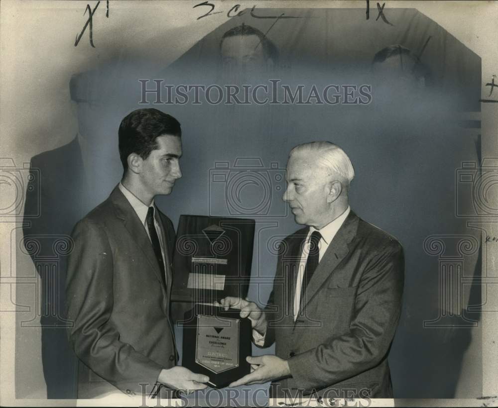 1968 Press Photo John Gambino Receives Junior Achievement Award From Ray Samuel