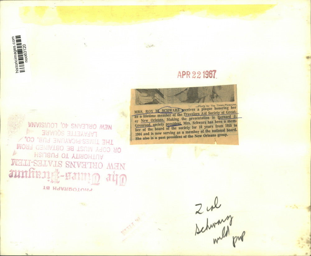 1967 Press Photo Mrs. Roy Schwarz honored by New Orleans Travelers Aid Society