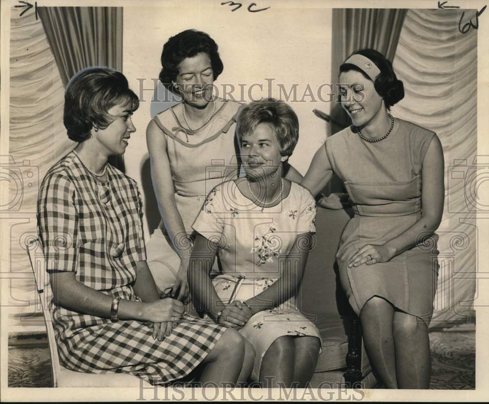 1965 Press Photo Mrs. John Sharp and officers of New Orleans Junior League.
