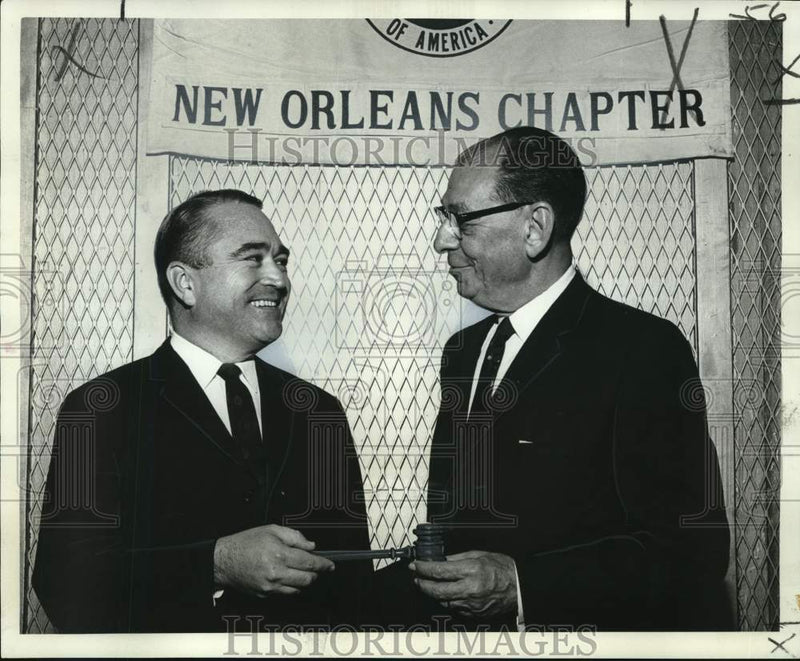 Load image into Gallery viewer, 1966 Press Photo John W. Sharp, Associated General Contractors of America

