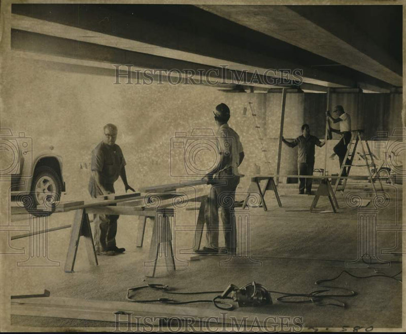 Load image into Gallery viewer, 1968 Press Photo Workers on bathhouse beneath Seabrook Bridge - noo63266
