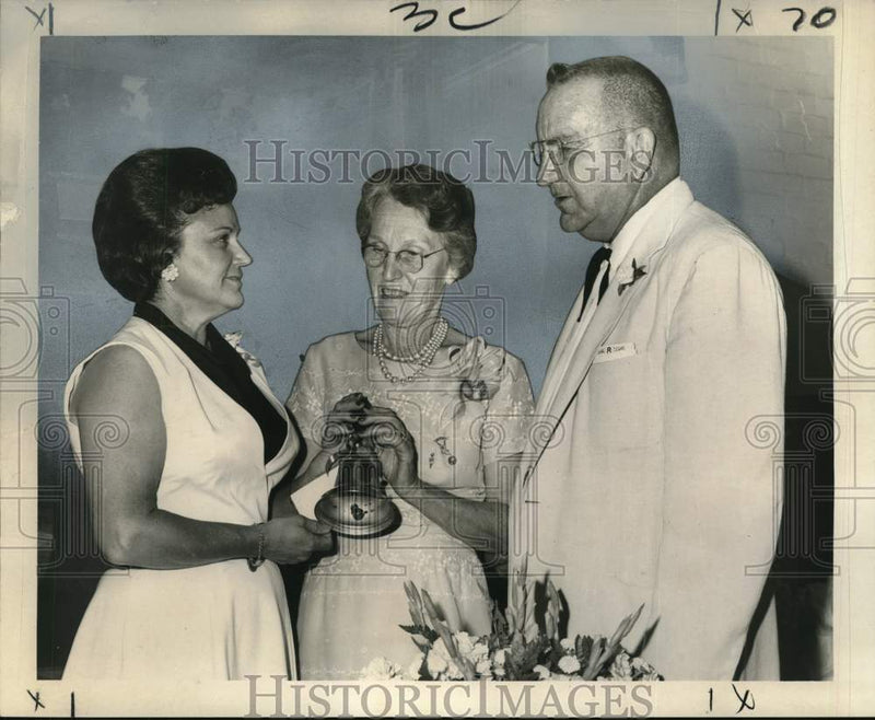 Load image into Gallery viewer, 1965 Press Photo Retirement ceremony for Ethel Schoeffner of St. Charles Parish
