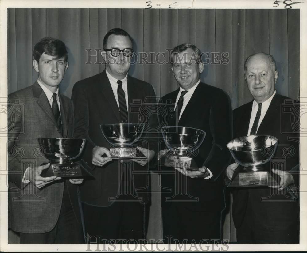 1968 Press Photo Frank Schneider and other Times-Picayune reporters honored.