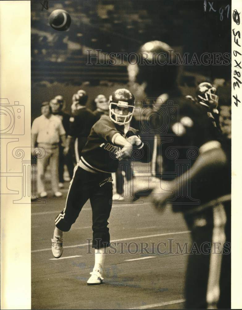 1980 Press Photo Football - Arkansas&#39; Kevin Scanlon throws the ball - noo63451- Historic Images