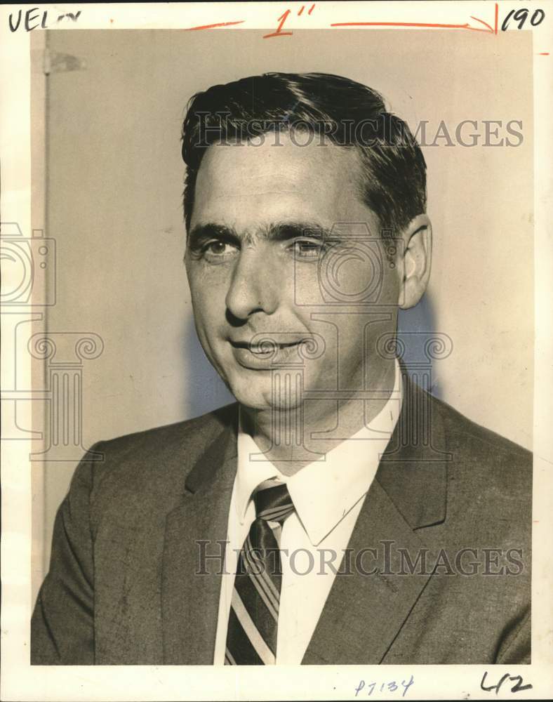 Load image into Gallery viewer, 1965 Press Photo Jay Scanlon, general manager of Carrollton Home Furnishings
