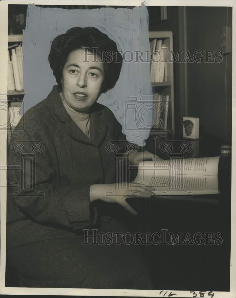 1962 Press Photo Doctor Maria C. Zardoyo, Newcomb professor of Spanish
